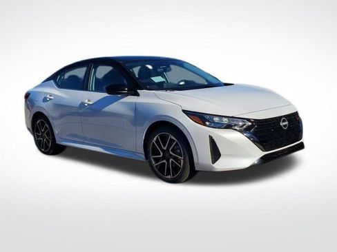 New 2025 Nissan Sentra SR image 7