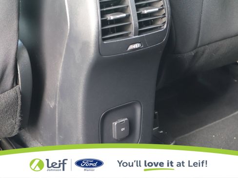 Used 2020 Ford Escape SE image 29