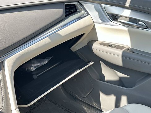 Certified 2024 Cadillac XT5 Premium Luxury AWD/4WD image 33