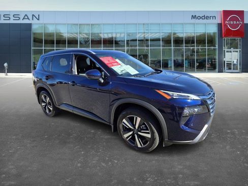 Certified 2024 Nissan Rogue SL image 3