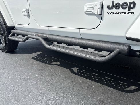 Used 2023 Jeep Wrangler Unlimited Sport AWD/4WD image 34