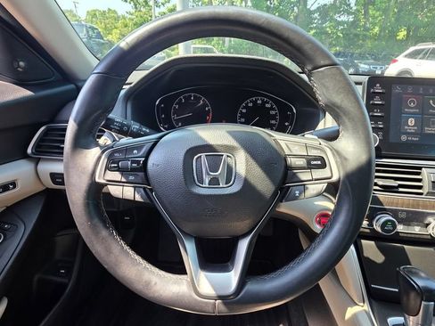 Used 2018 Honda Accord Touring image 11