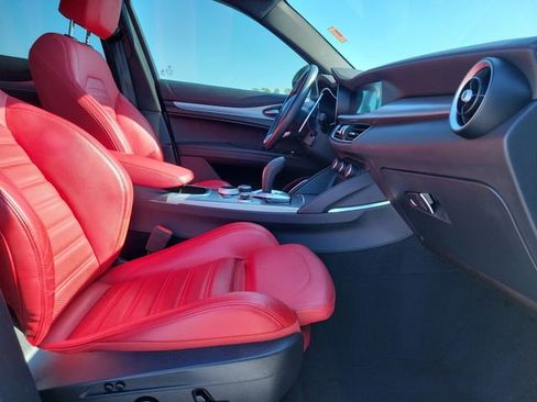 Used 2023 Alfa Romeo Stelvio Veloce image 21