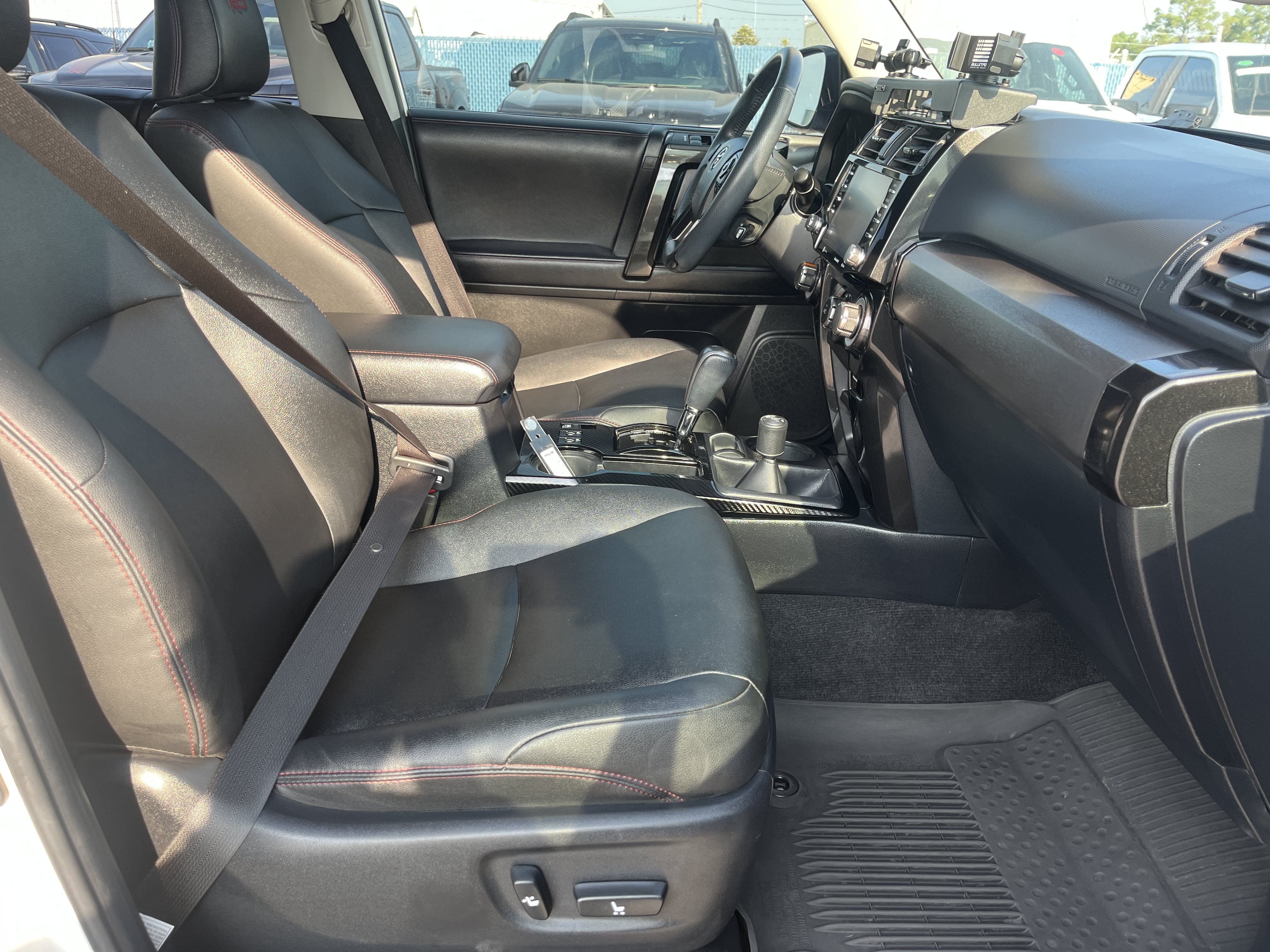 Used 2021 Toyota 4Runner Venture AWD/4WD image 17