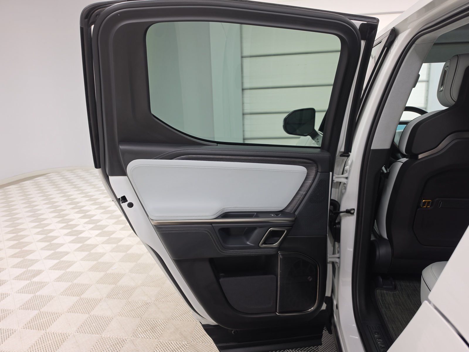 Used 2023 Rivian R1T Adventure Quad AWD/4WD image 17