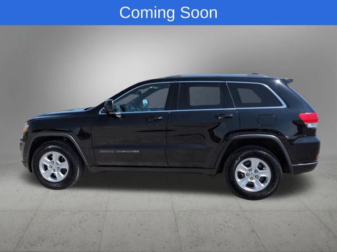 Used 2017 Jeep Grand Cherokee Laredo w/ Quick Order Package 23E AWD/4WD image 3