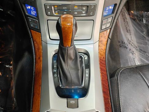 Used 2011 Cadillac CTS Premium image 9