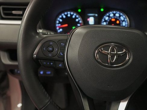 Used 2021 Toyota RAV4 XLE Premium image 24