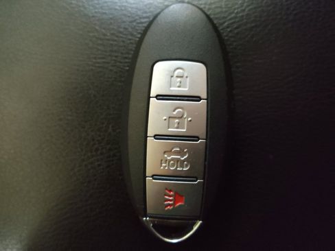 Used 2018 Nissan Sentra SL image 32