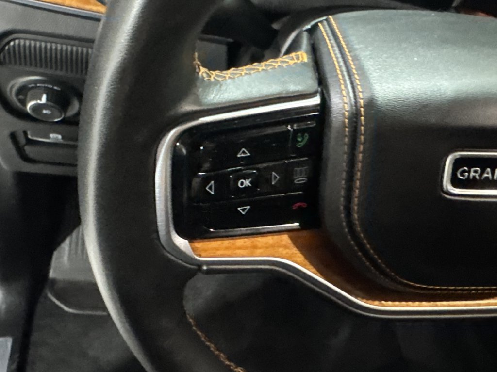 Used 2022 Jeep Grand Wagoneer Series III AWD/4WD image 5