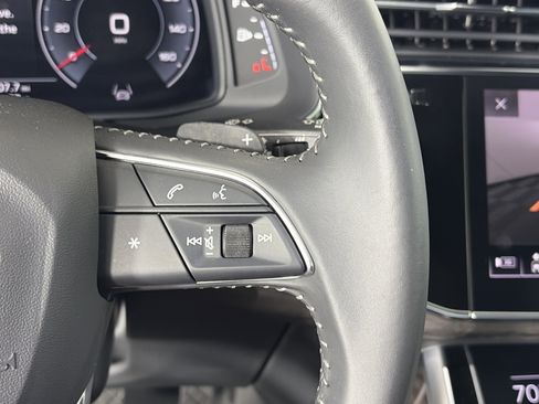 Used 2019 Audi Q8 Prestige AWD/4WD image 30