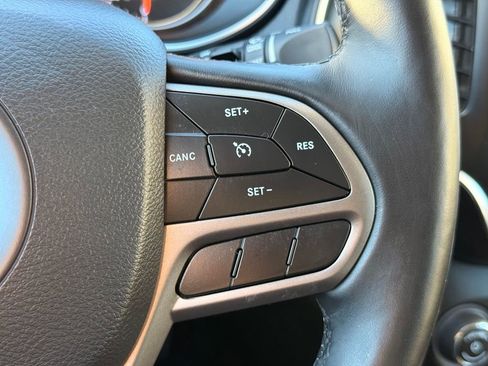 Used 2021 Jeep Cherokee Latitude Plus image 29