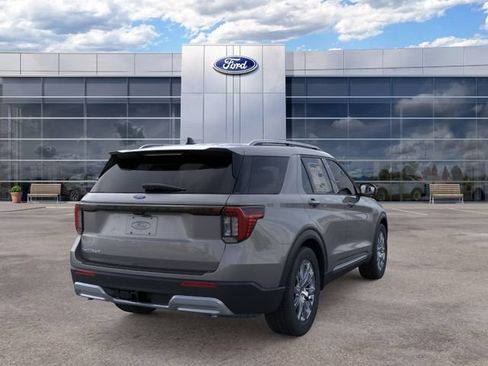 New 2026 Ford Explorer Platinum RWD image 8