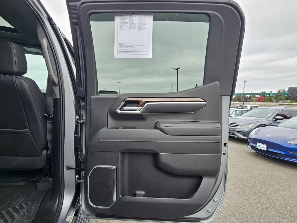 Certified 2026 Chevrolet Silverado 1500 RST AWD/4WD image 30