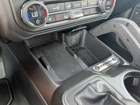 New 2026 Ford Bronco Badlands AWD/4WD image 14