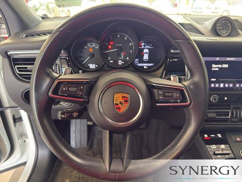 Used 2023 Porsche Macan AWD/4WD image 18