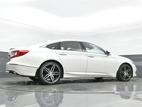 Certified 2022 Honda Accord Touring image 25