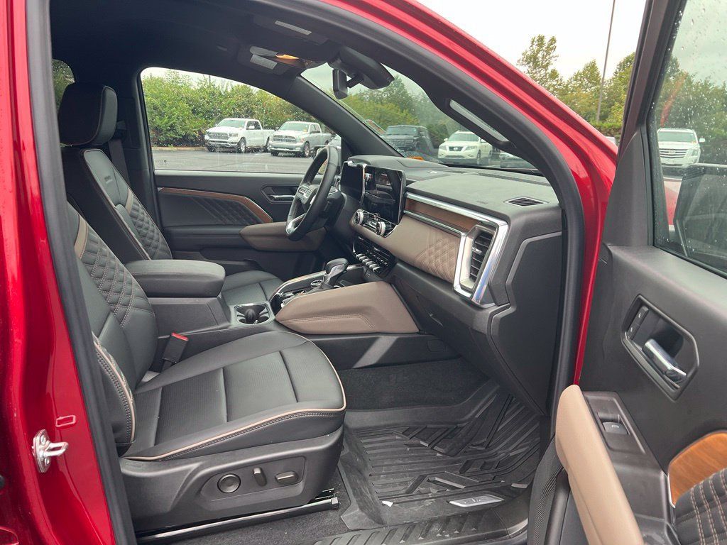 Used 2026 GMC Canyon Denali AWD/4WD image 9