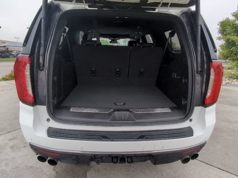 Used 2023 GMC Yukon XL AT4 w/ AT4 Premium Plus Package AWD/4WD image 28