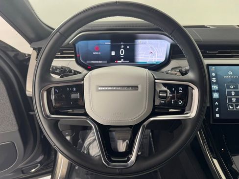Used 2025 Land Rover Range Rover Sport SE AWD/4WD image 10