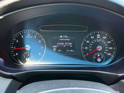 Used 2019 Kia Sorento FWD V6 image 36