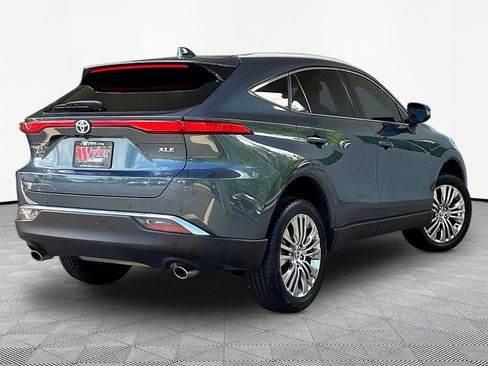 Used 2024 Toyota Venza XLE AWD/4WD image 6