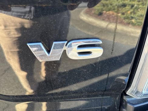 Used 2023 Toyota Tacoma TRD Off-Road image 5