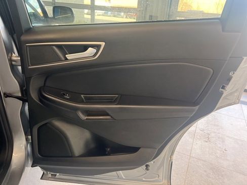 Used 2022 Ford Edge SEL w/ Convenience Package image 12