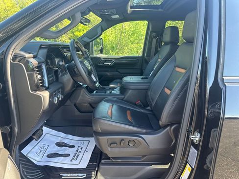 Used 2024 GMC Sierra 2500 AT4 w/ AT4 Premium Plus Package AWD/4WD image 7