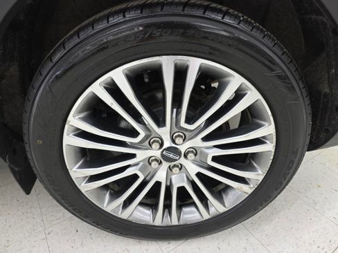 Used 2016 Lincoln MKX Reserve w/ Climate Package AWD/4WD image 35