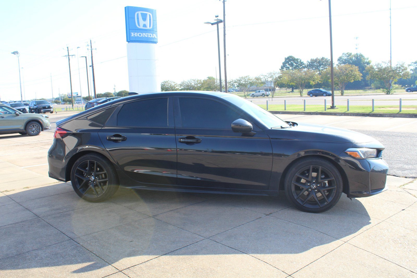 Used 2025 Honda Civic Sport image 3