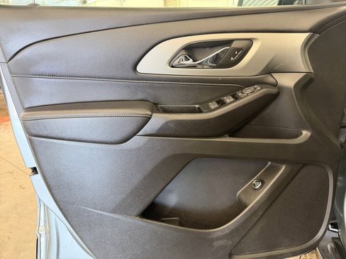 Used 2023 Chevrolet Traverse LT FWD image 26