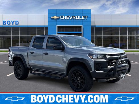 New 2026 Chevrolet Colorado Trail Boss w/ Off-Road Front Bumper Package AWD/4WD image 1