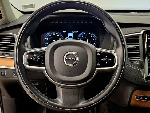 Used 2021 Volvo XC90 T6 Momentum w/ Protection Package Premier image 40