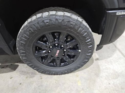 Used 2024 GMC Sierra 2500 Denali w/ Technology Package image 24