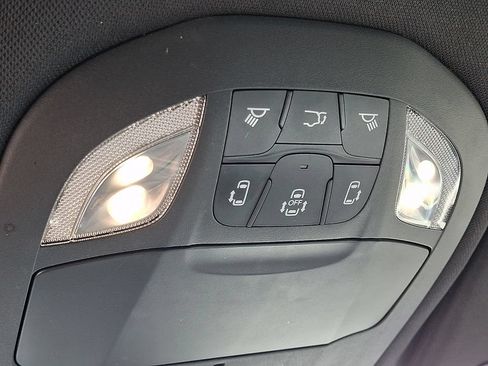 Used 2025 Chrysler Pacifica Select FWD image 23