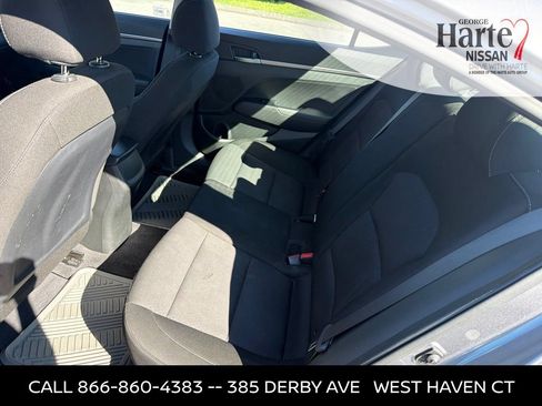 Used 2018 Hyundai Elantra SE w/ SE Connectivity Package 04 FWD image 17