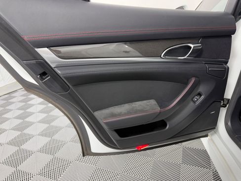 Used 2016 Porsche Panamera GTS image 18