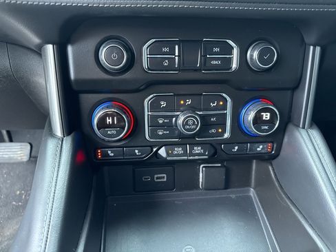 Used 2021 Chevrolet Tahoe Z71 w/ Z71 Off-Road Package image 9