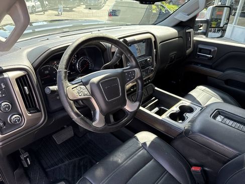 Used 2019 GMC Sierra 2500 Denali w/ Duramax Plus Package AWD/4WD image 36