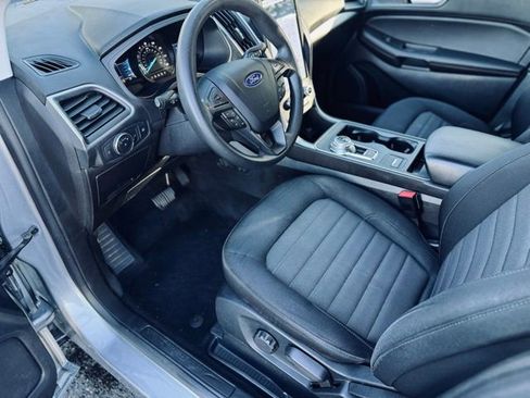 Used 2022 Ford Edge SE w/ Black Appearance Package image 17