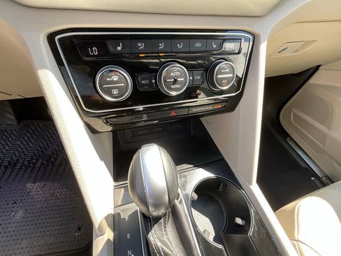 Used 2022 Volkswagen Atlas SE image 15