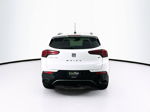 Used 2024 Buick Encore GX Sport Touring image 7