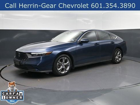 Used 2024 Honda Accord EX image 3