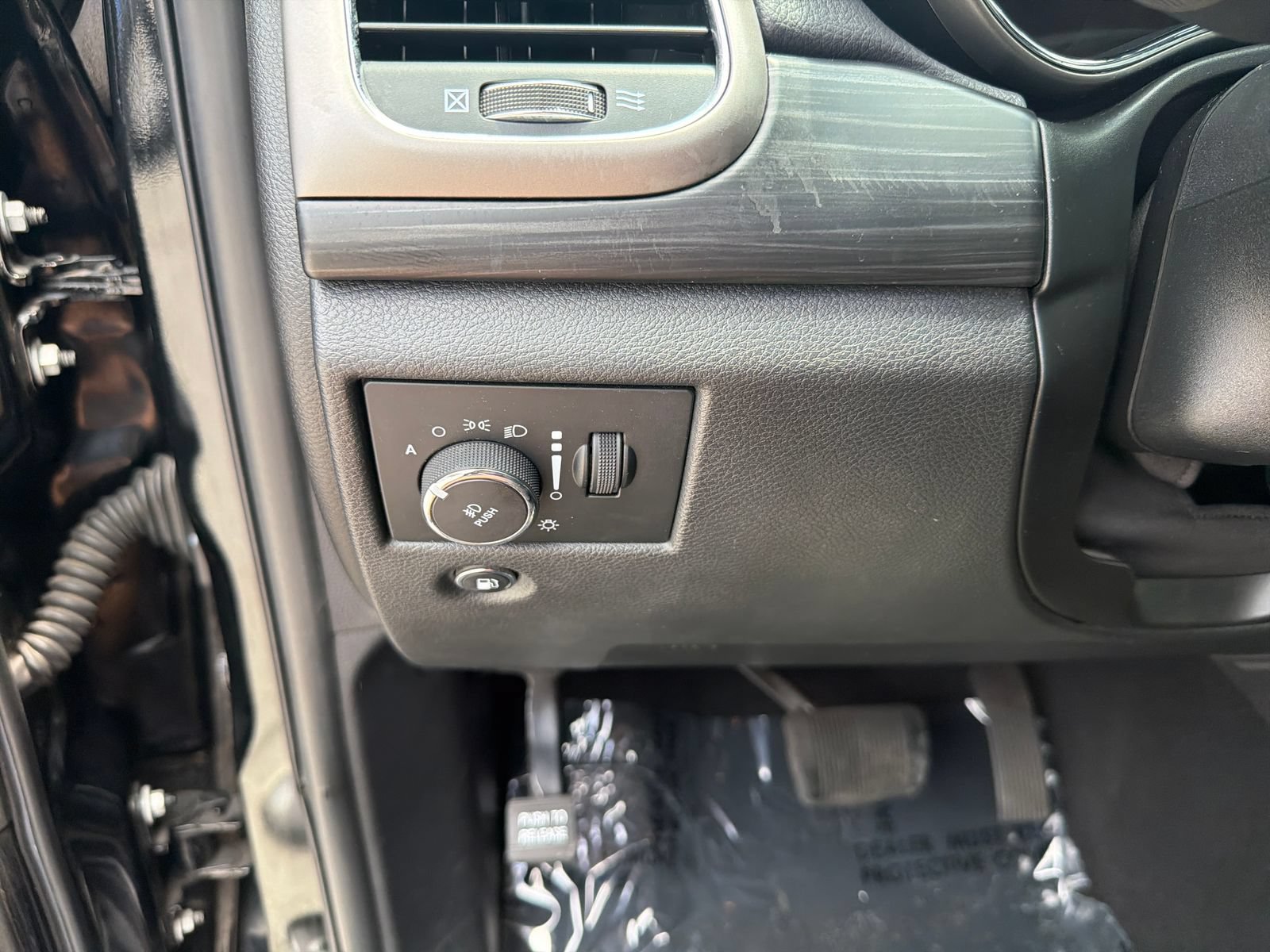 Used 2021 Jeep Grand Cherokee Laredo X RWD image 17