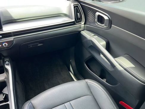Used 2025 Kia Sorento S w/ Panoramic Sunroof Package FWD image 16