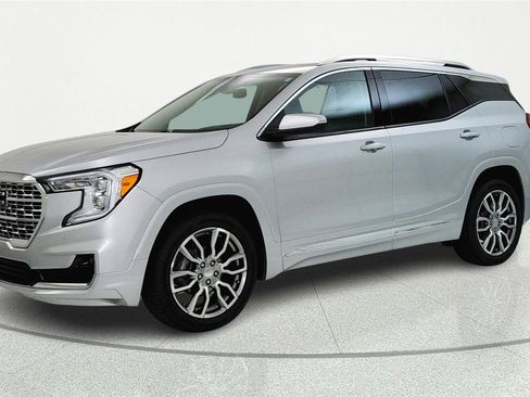 Used 2022 GMC Terrain Denali AWD/4WD image 2