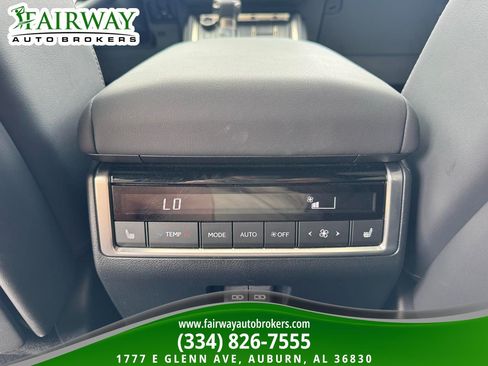 Used 2024 Lexus GX 550 w/ Accessory Package (Z1) AWD/4WD image 28