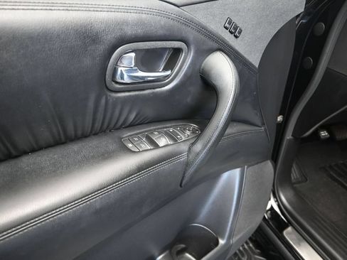 Used 2022 Nissan Armada SL w/ Midnight Edition Package RWD image 11