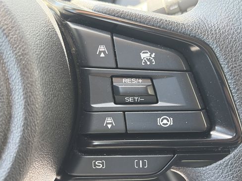 Used 2024 Subaru Crosstrek 2.0i Premium AWD/4WD image 18